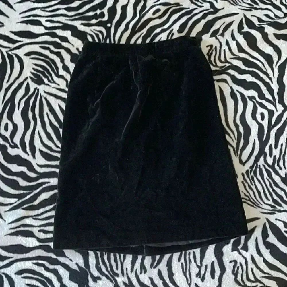 Vintage 1996 Bergdorf Goodman flocked crushed velvet business skirt